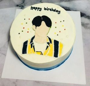 Bánh sinh nhật hình vẽ bạn nam - mẫu bánh sinh nhật đẹp cho người yêu