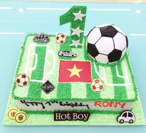 Bánh sinh nhật sân bóng đá - mẫu bánh sinh nhật đẹp cho người yêu